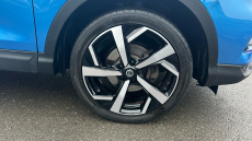 Nissan Qashqai 1.3 DiG-T N-Motion 5dr Petrol Hatchback